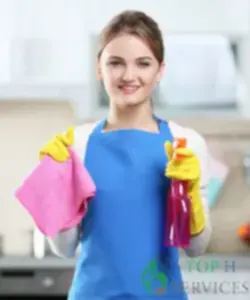 عاملات تنظيف بالساعة