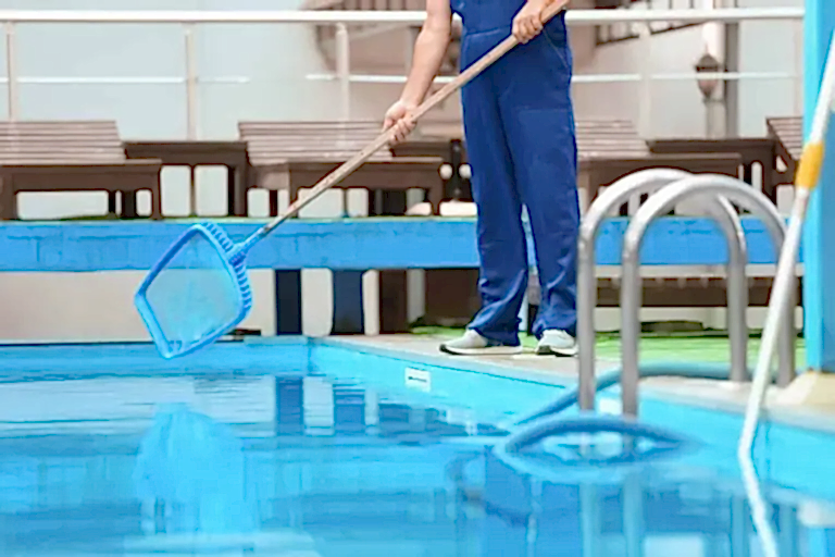 swiming pool cleaning